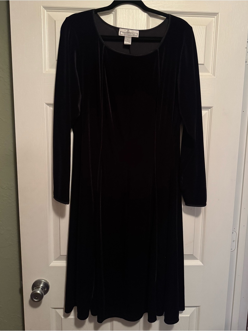 Simonton Says Sz 1X Black Velour Long Sleeve A-Line Dress w/ ribbon seams/trim